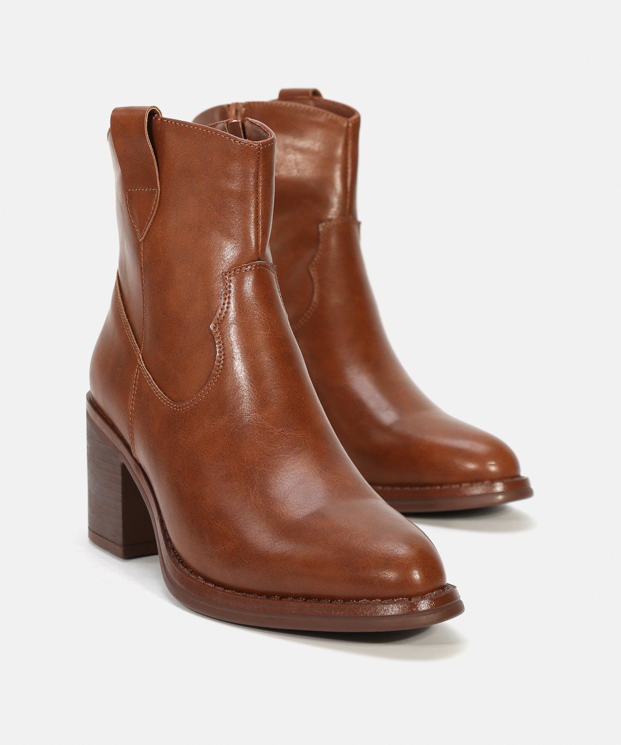 Botines tac&oacute;n liso